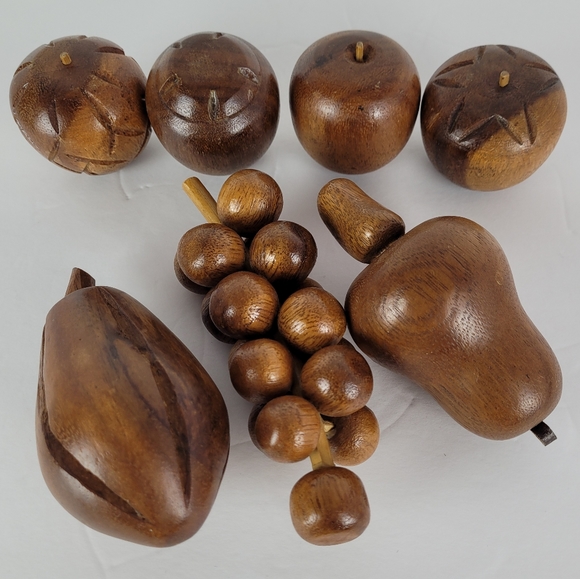 Vintage Mid-Century Wooden Fruit Set of 7 - Picture 7 of 10